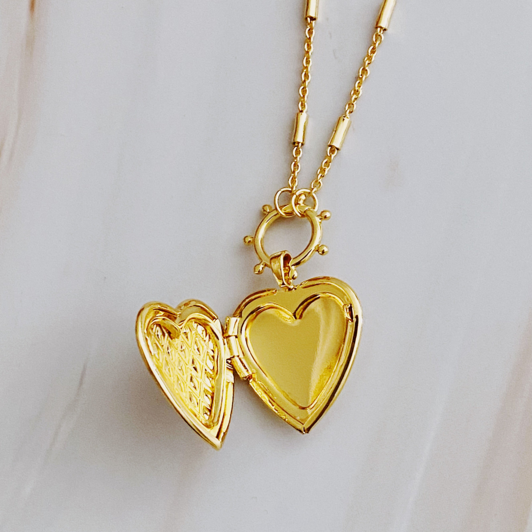 Slash Patterned Heart Open Locket Necklace